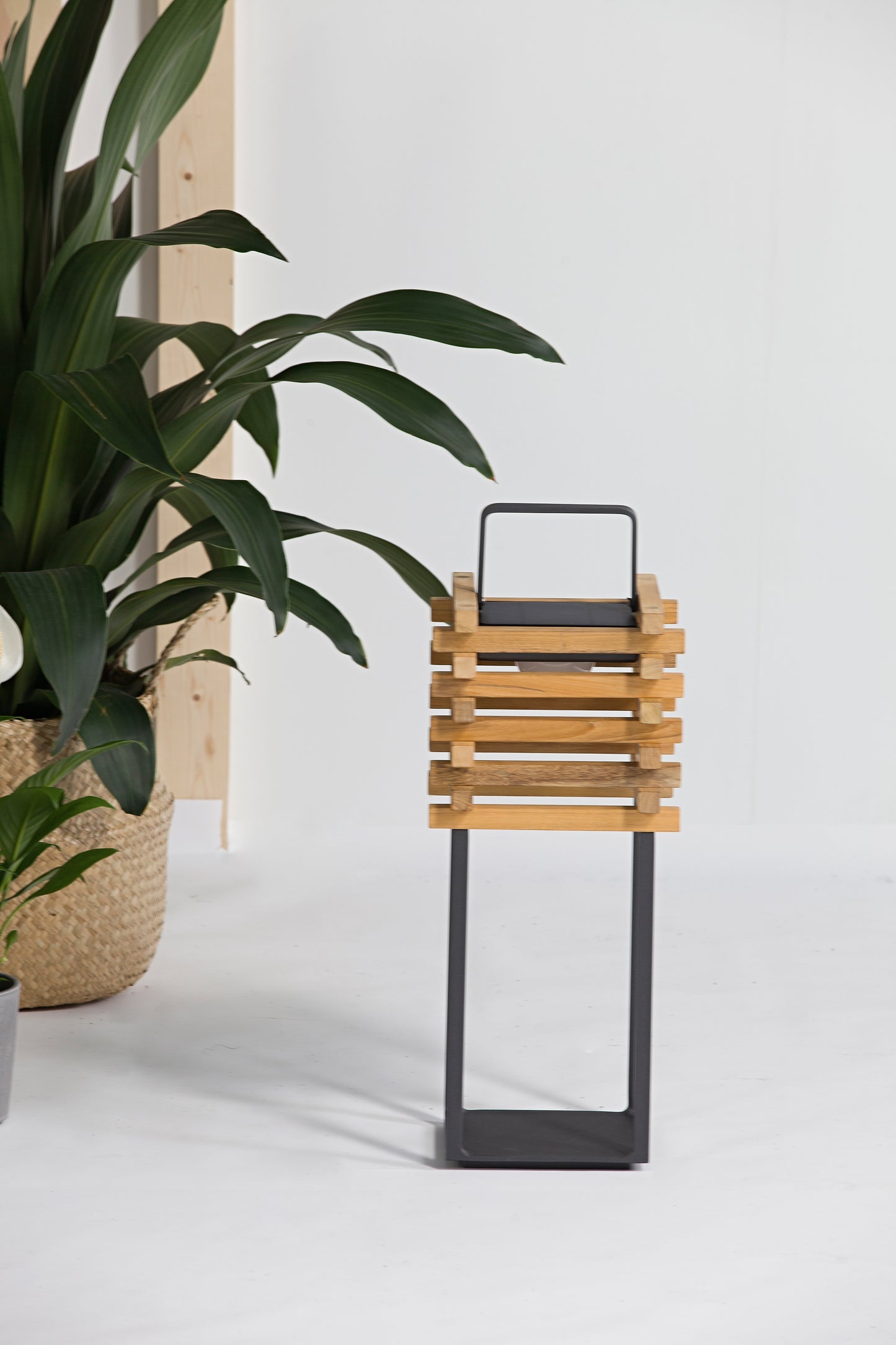 Draadloze teak lamp