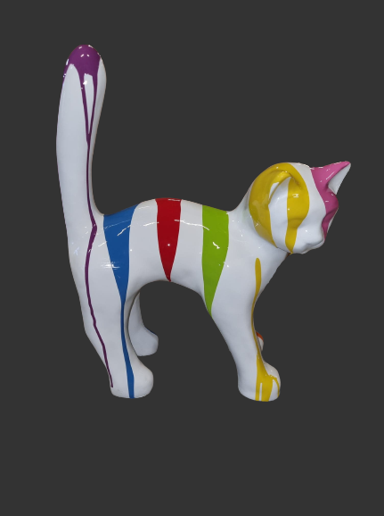Kleine kat met verfdruppels