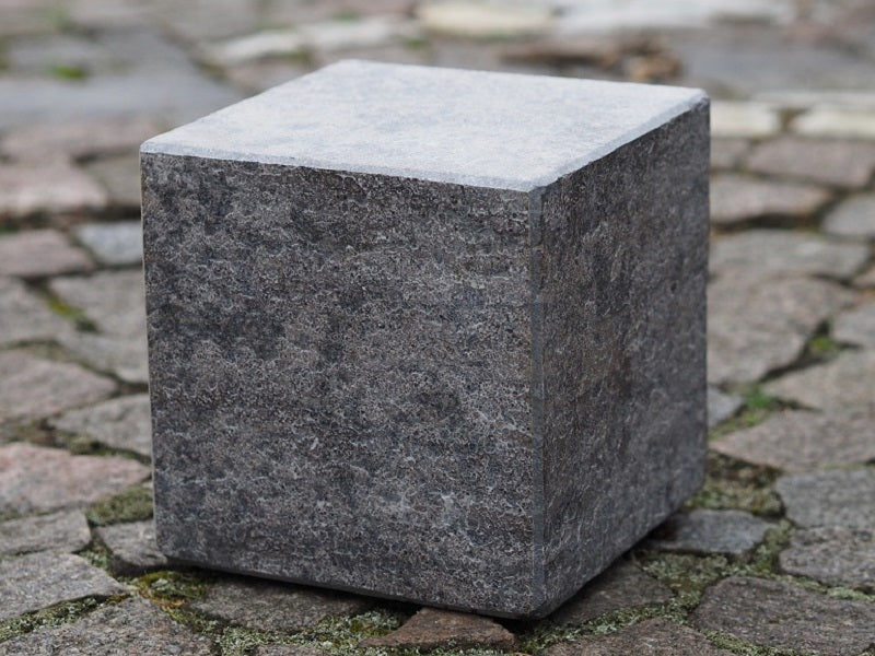 Natuursteen zuil