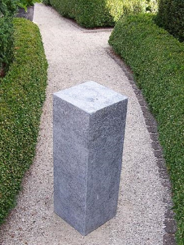 Natuursteen zuil