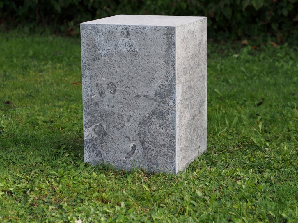 Natuursteen zuil