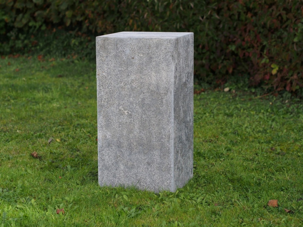Natuursteen zuil