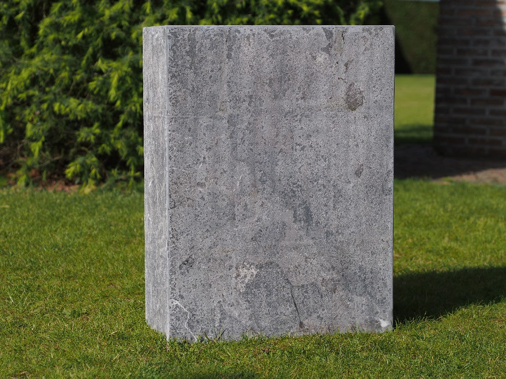 Natuursteen zuil